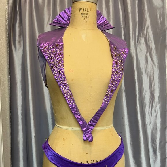 Authentic LAS VEGAS Showgirl Rhinestoned Jacket and Thong Set size small - Picture 1 of 4